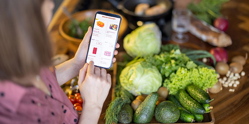woman-shopping-greens-qr-codes